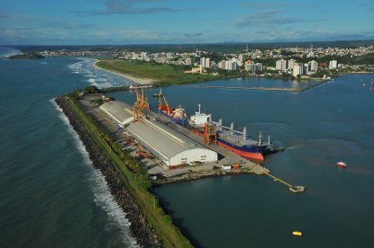 Movimentação de cargas nos portos da Bahia cai 9% no acumulado do ano