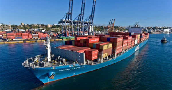 Projeto libera navios estrangeiros entre portos brasileiros