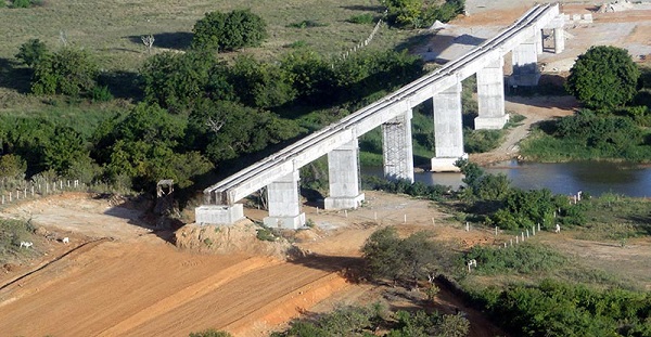 Fundação Dom Cabral vai realizar estudo sobre ferrovia na Bahia