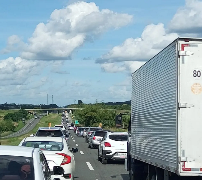 BR-324 registrou mais de 40 km de congestionamentos durante festejos de São João