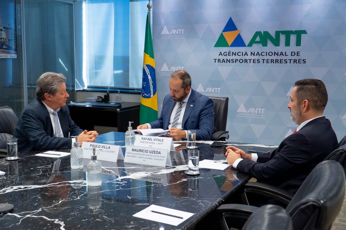 Usuport debate transporte terrestre da Bahia com diretor da ANTT